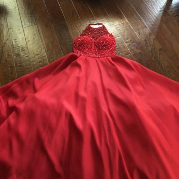 Beautiful Sherri Hill Red Evening Gown-Full Length - Picture 3 of 15